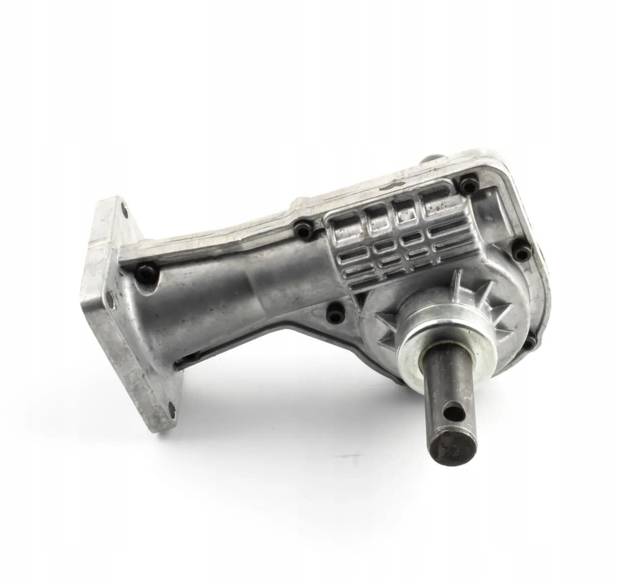 Ile oleju do przekładni glebogryzarki? Sprawdź, aby uniknąć problemów